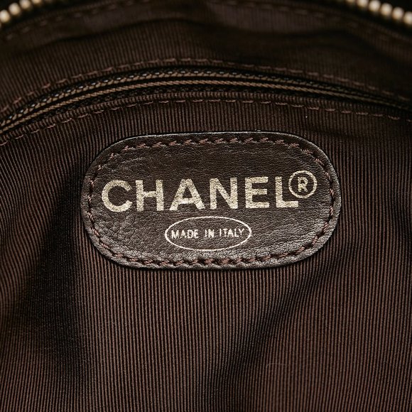 Chanel CC Suede Tote - Picture 8 of 9